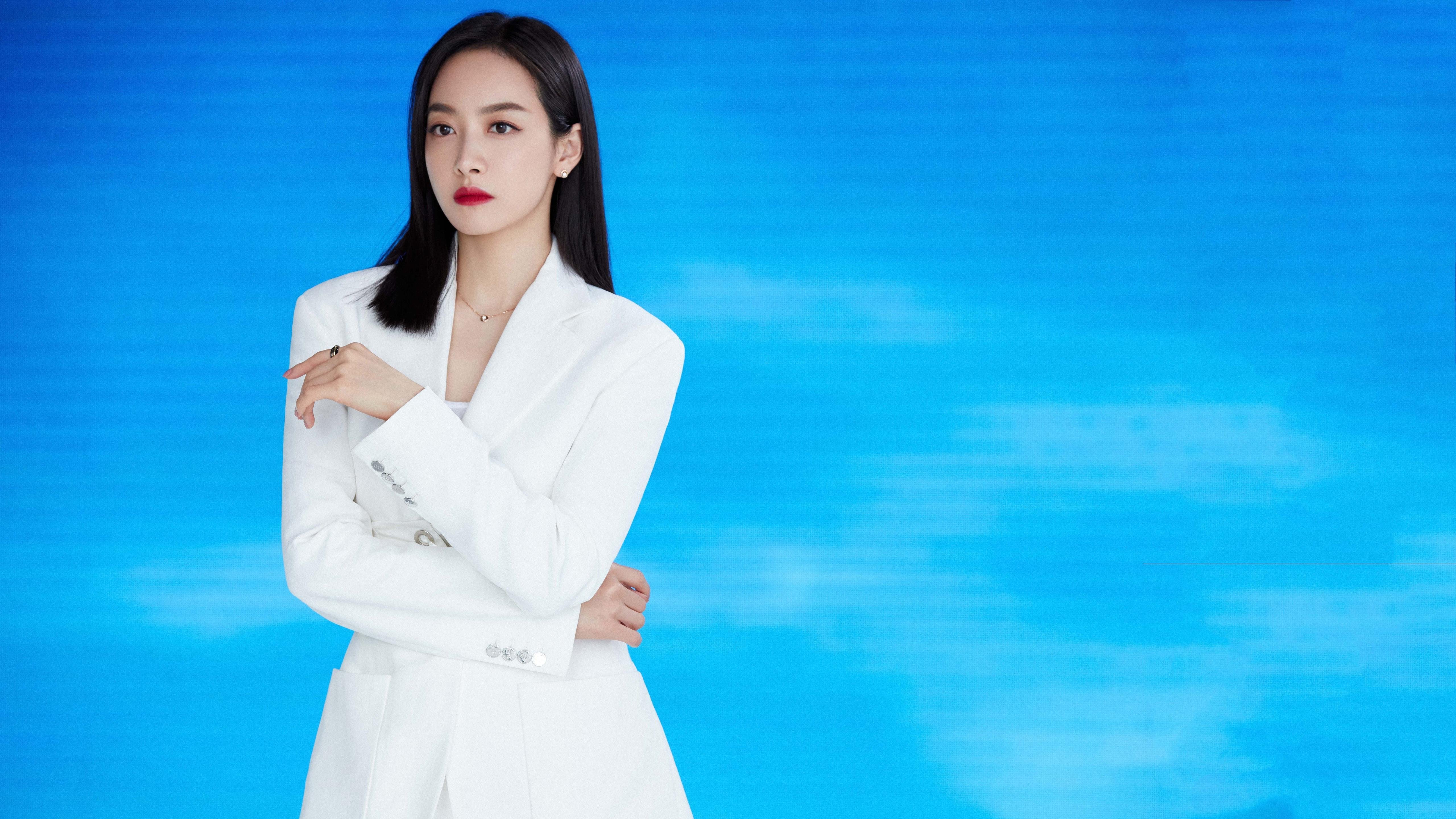 萨默·麦金托什女子200米蝶泳决赛强势夺冠，女子蝶泳100米冠军麦克尼尔