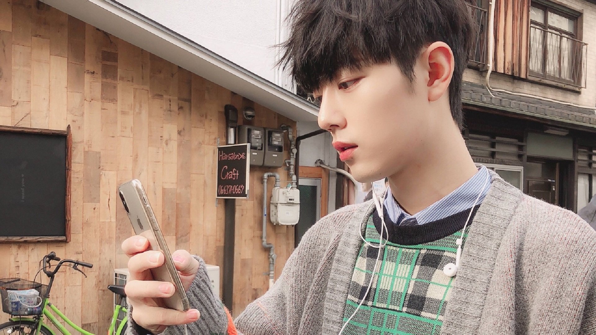 AYX GAMING-足球学校改革引导学生重视战术意识与团队协作，校园足球改革建议